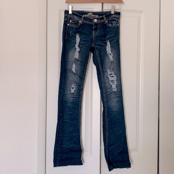 Almost Famous distressed Jeans - Picture 1 of 6